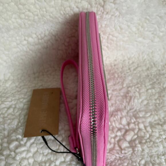 Brand New Steve Madden Zip Around Bi-fold Wallet Pink Silver Emblem - Picture 4 of 7